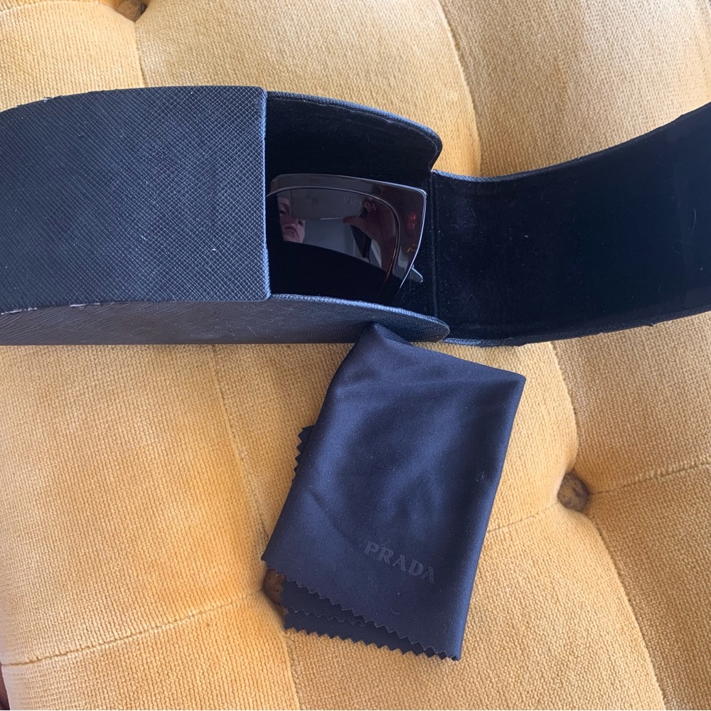 Tortoise Shell Sunglasses - Picture 6 of 6